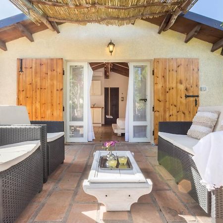 Porto Columbu - Perd'E Sali Deppy Cottage מראה חיצוני תמונה