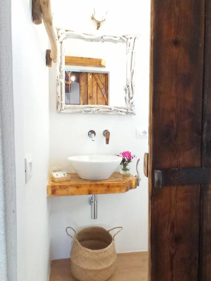Porto Columbu - Perd'E Sali Deppy Cottage מראה חיצוני תמונה