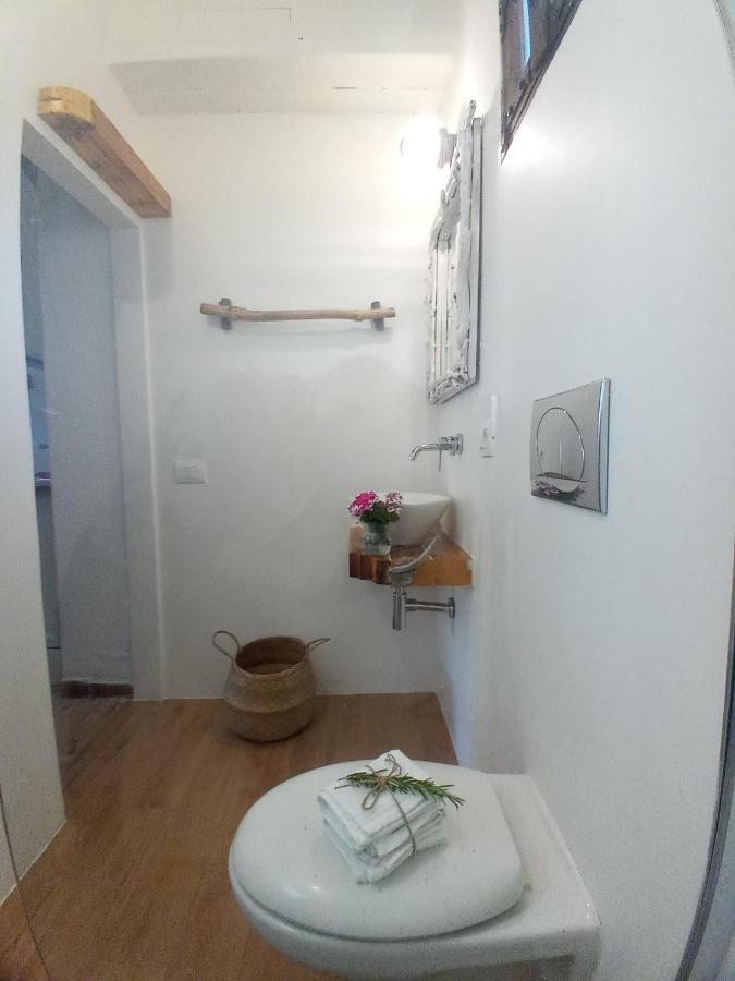 Porto Columbu - Perd'E Sali Deppy Cottage מראה חיצוני תמונה